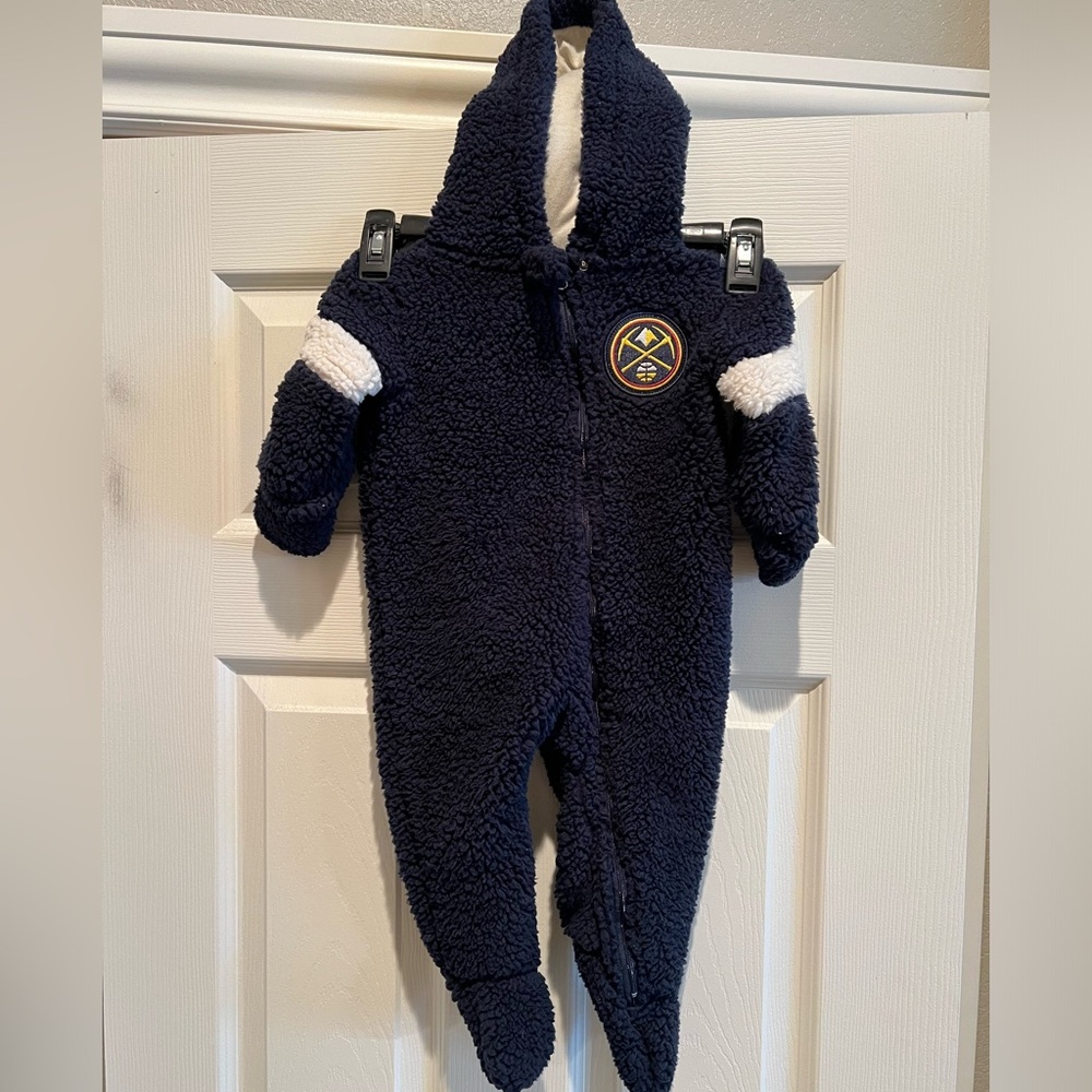 Denver Nug Newborn & Infant Game Nap Teddy Fleece Bunting Sleeper size 6-9months